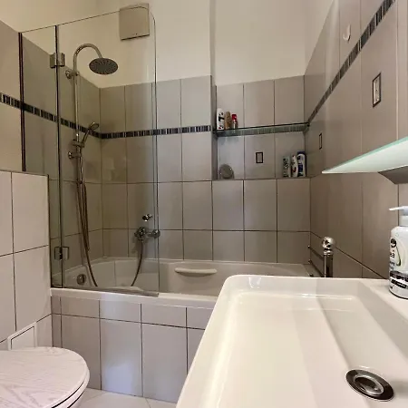 Apartment Charlies With Free Garage *